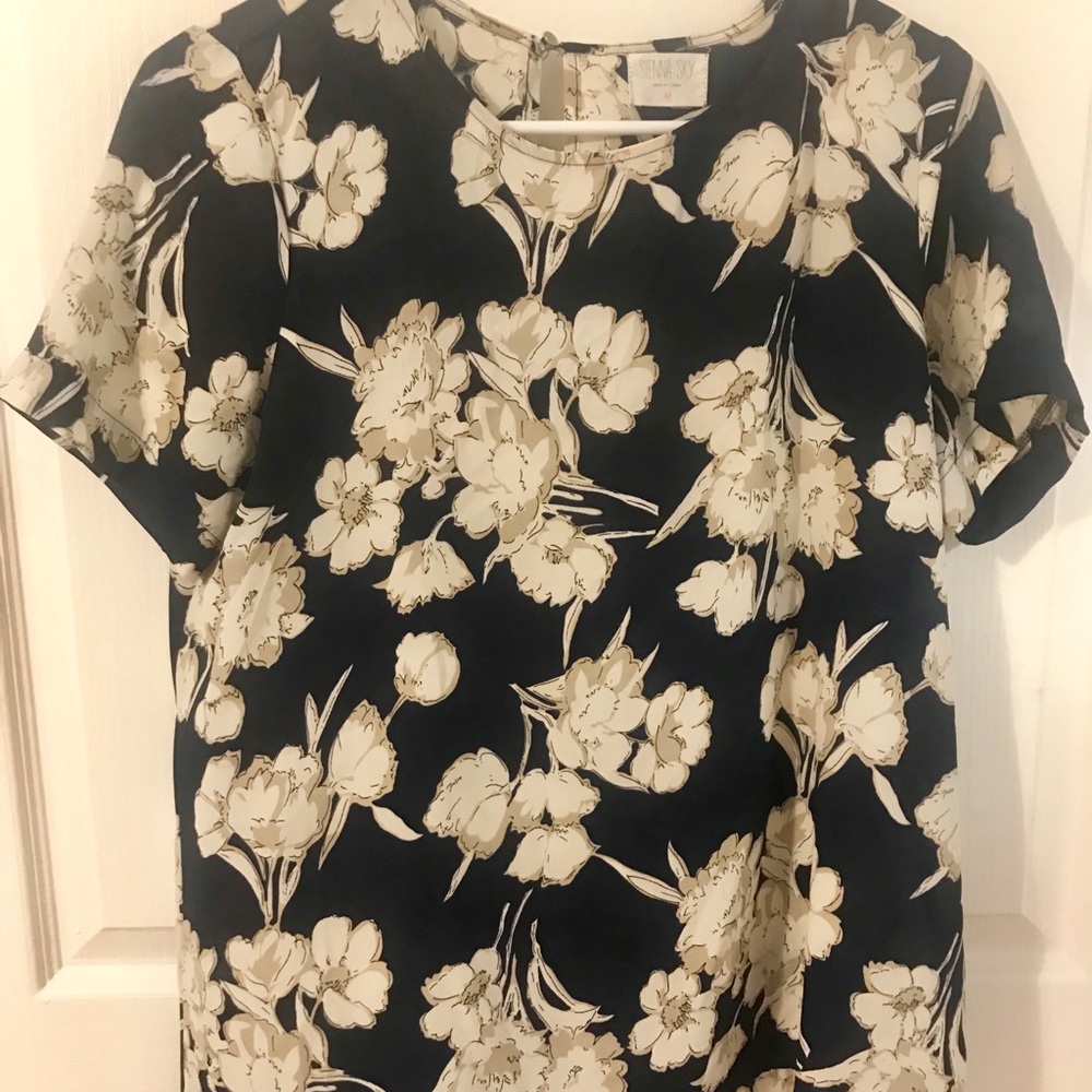 🌵BLUE & WHITE FLORAL BLOUSE
